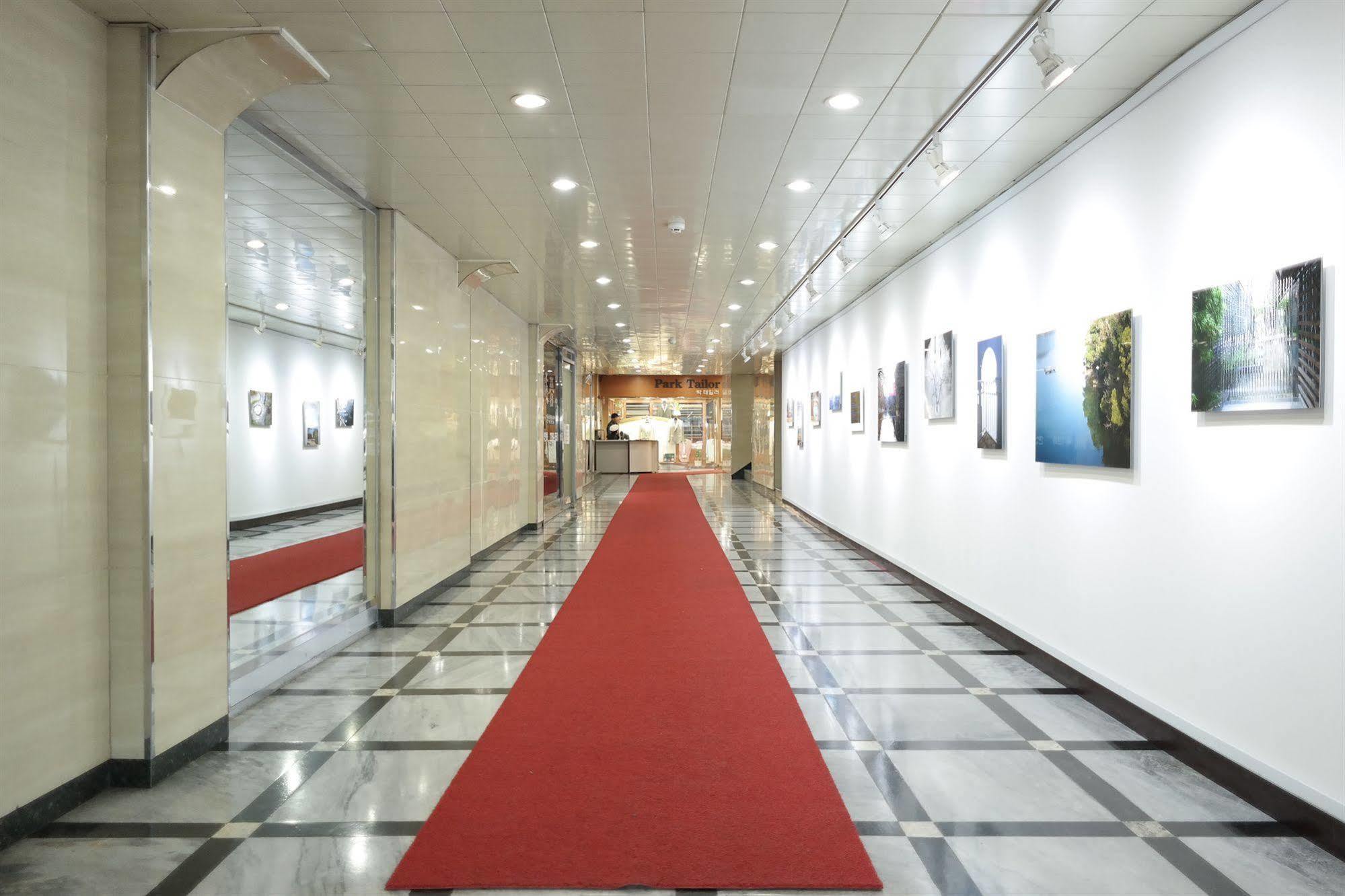 Storyhouse Myeongdong Hotel โซล ภายนอก รูปภาพ